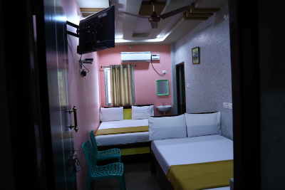 SKV Residency, Budget Friendly Hotel rooms at Srikalahasti